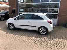 Opel Corsa - 1.4-16V Color Edition