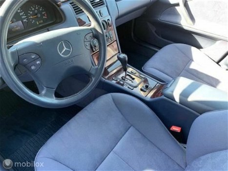 Mercedes-Benz E-klasse - 200 Avantgarde - 1