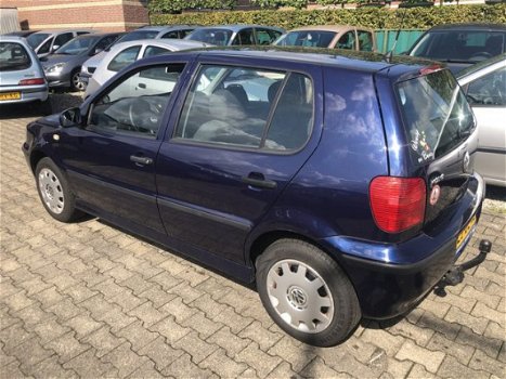 Volkswagen Polo - 1.4-16V Trendline - 1