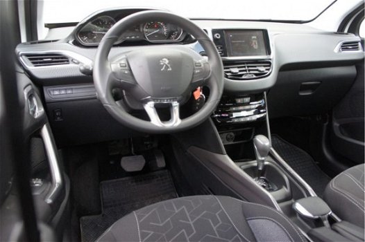 Peugeot 2008 - 1.2 PT 110pk Automaat Bluetooth/Camera/CarPlay/Cruise/Navi/PDC/Stoelverw./Velgen RIJK - 1