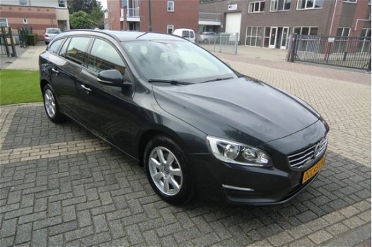 Volvo V60 - 1.6 D2 Kinetic Half Leder Navi Ecc-Airco Lmv Pdc 6-Bak enz. GEEN AFLEVERINGSKOSTEN - 1