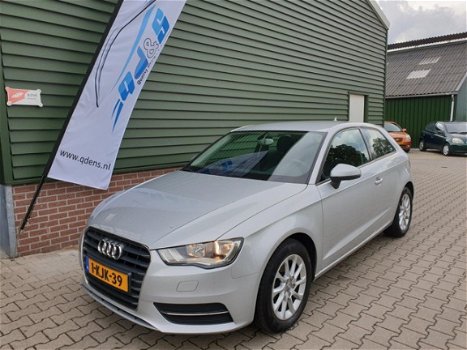 Audi A3 - 1.6 TDI Ambiente Pro Line Nap, Navigatie, Cruisecontrole - 1