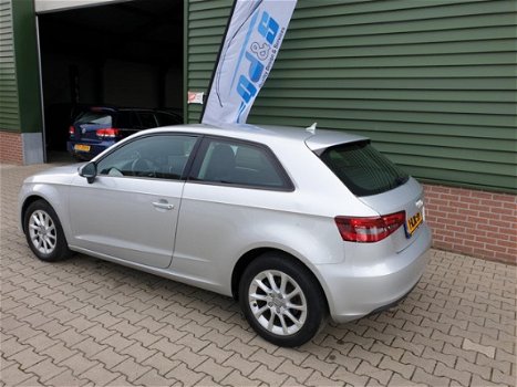 Audi A3 - 1.6 TDI Ambiente Pro Line Nap, Navigatie, Cruisecontrole - 1