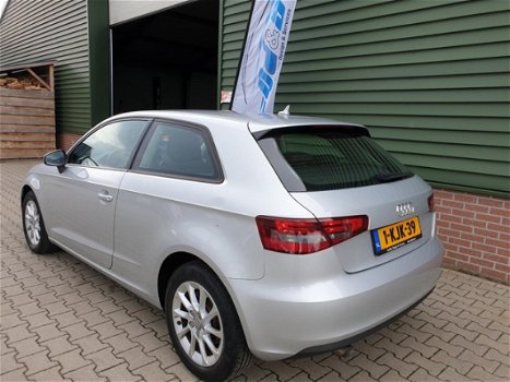 Audi A3 - 1.6 TDI Ambiente Pro Line Nap, Navigatie, Cruisecontrole - 1