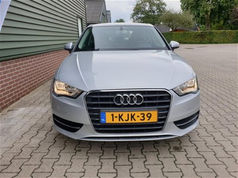 Audi A3 - 1.6 TDI Ambiente Pro Line Nap, Navigatie, Cruisecontrole - 1