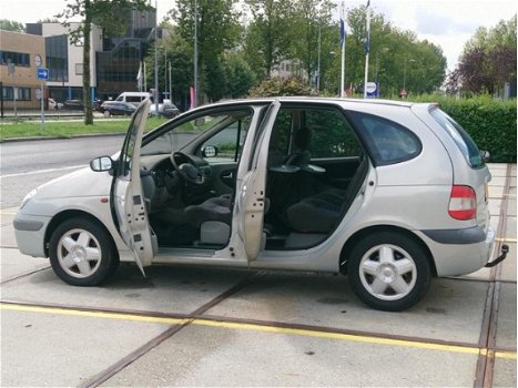 Renault Scénic - € 1150, - 2.0 16V Expression Apk 2020 E3 - 1