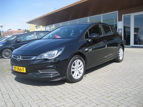 Opel Astra - 105 PK Online Edition - 1