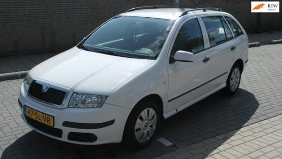 Skoda Fabia Combi - 1.4-16V Ambiente trekhaak apk 5-2020 - 1