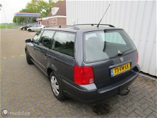 Volkswagen Passat Variant - 1.8-5V Comfortline