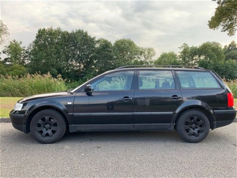 Volkswagen Passat Variant - 1.8-5V Comfortline ✅NAP, AIRCO, CRUISE, TREKHAAK, BOEKJES, APK 01-05-202 - 1