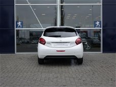 Peugeot 208 - 1.2 82pk Signature | Navi | lichtmetalen velgen | RIJKLAAR