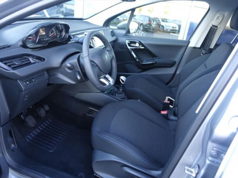 Peugeot 208 - 1.2 Puretech 82pk Signature Navi | Airco | RIJKLAAR - 1