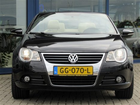 Volkswagen Eos - 1.4 TSI Highline, Afn. trekhaak / Leder / 18'' Sportvelgen / Xenon / Parkeersensore - 1