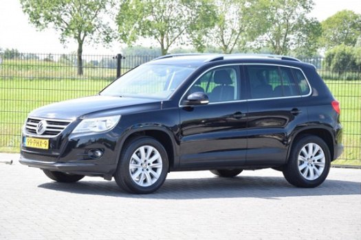 Volkswagen Tiguan - 2.0 TDI Sport&Style 2011 Climatronic Park Assist Cruise Control - 1