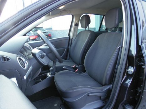 Renault Clio - 1.5 dCi Collection 4-DEURS KEURIGE AUTO (bj2012) - 1