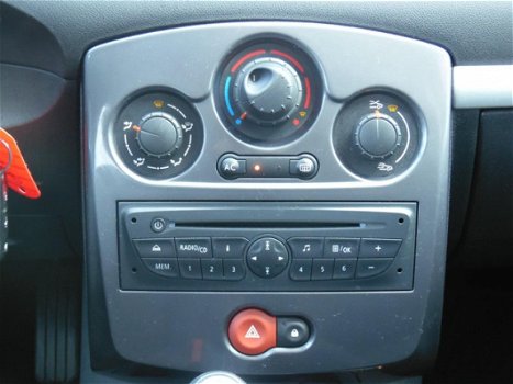 Renault Clio - 1.5 dCi Collection 4-DEURS KEURIGE AUTO (bj2012) - 1