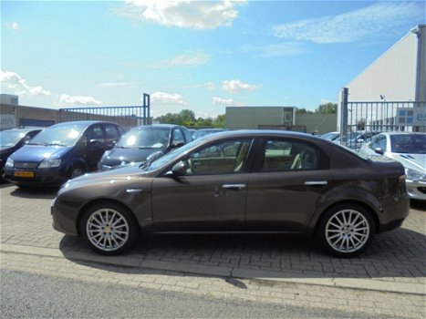 Alfa Romeo 159 - 2.2 JTS TI , Vol leder, Navigatie, NAP - 1