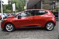 Renault Clio - 0.9 TCe Limited AIRCO / NAVIGATIE GROOT SCHERM / LM VELGEN / CRUISECONTROL / - 1 - Thumbnail