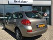 Renault Clio Estate - TCE 100 Dynamique | Navigatie | Lichtmetalen velgen | Climate Control | Cruise - 1 - Thumbnail