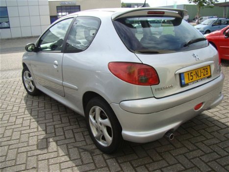 Peugeot 206 - 1.6-16V Quiksilver Airco - 1