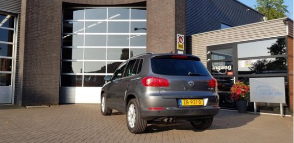 Volkswagen Tiguan - 2.0 TDI Sport&Style 4Motion leer 103KW 4 motion zwenkbare trekhaak navi pano - 1