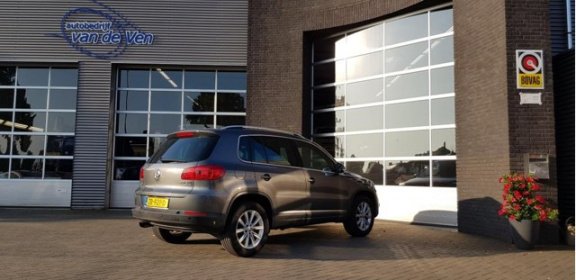 Volkswagen Tiguan - 2.0 TDI Sport&Style 4Motion leer 103KW 4 motion zwenkbare trekhaak navi pano - 1