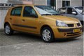 Renault Clio - 1.2-16V Authentique NIEUW DISTRIBUTIE, APK, NAP - 1 - Thumbnail
