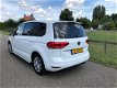 Volkswagen Touran - 2.0 TDI 150pk Comfortline DSG Ex Politie - 1 - Thumbnail