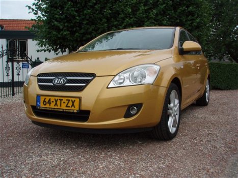 Kia Cee'd - 1.6 X-ecutive *DEALER ONDERHOUDEN*104.000 org.km - 1