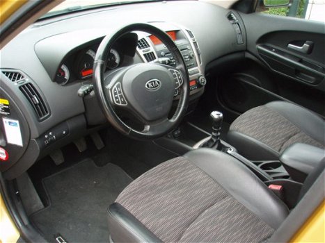 Kia Cee'd - 1.6 X-ecutive *DEALER ONDERHOUDEN*104.000 org.km - 1