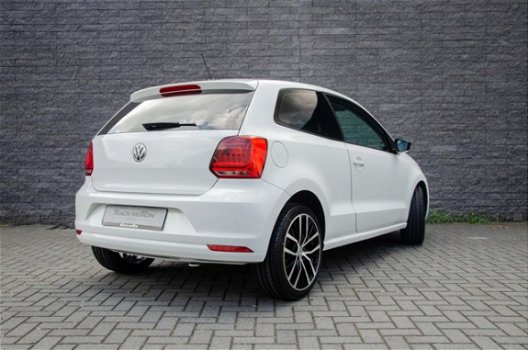 Volkswagen Polo - 1.0 Easyline 6C 2015 - 1