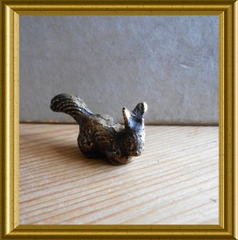 Klein oud bronzen beeldje : eekhoorn brons // small bronze squirrel - 3