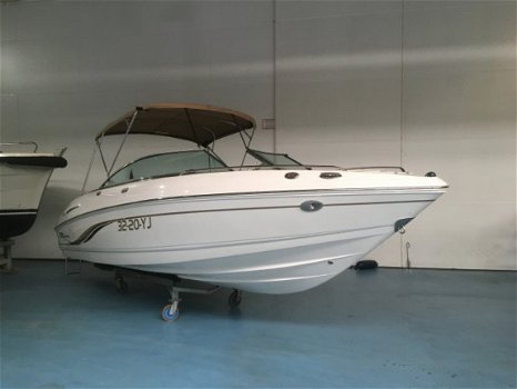 Chaparral 220 SSI Mercruiser 5 liter V8 motor - 1