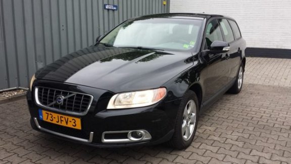 Volvo V70 - 2.0D MOMENTUM - 1