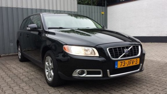 Volvo V70 - 2.0D MOMENTUM - 1