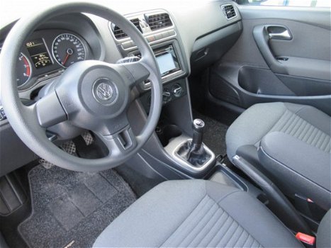 Volkswagen Polo - 1.4-16V Comfortline, 5-Deurs / Airco / Cruise control / Bluetooth / Navigatie - 1