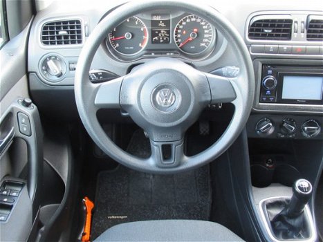 Volkswagen Polo - 1.4-16V Comfortline, 5-Deurs / Airco / Cruise control / Bluetooth / Navigatie - 1