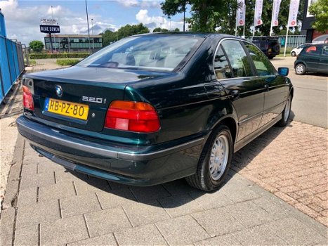 BMW 5-serie - 520i Executive Aut Clima Elek Pakket Lmv Topstaat - 1