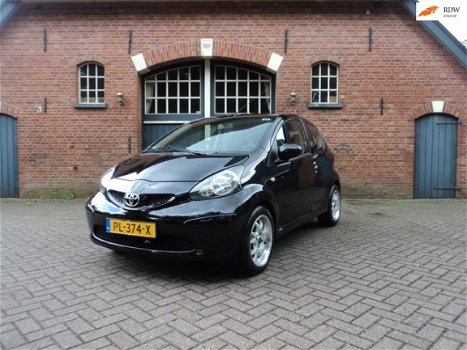 Toyota Aygo - 1.0-12V + - 1