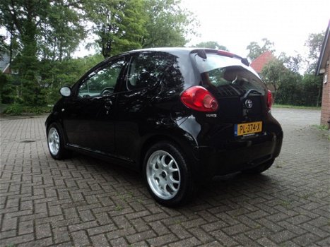 Toyota Aygo - 1.0-12V + - 1