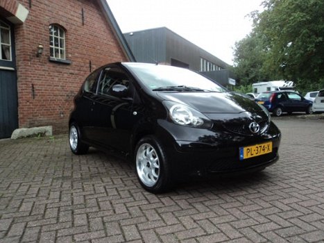 Toyota Aygo - 1.0-12V + - 1