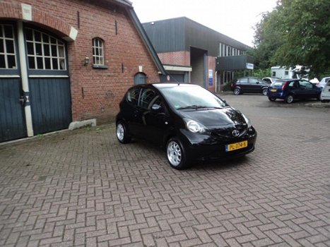 Toyota Aygo - 1.0-12V + - 1