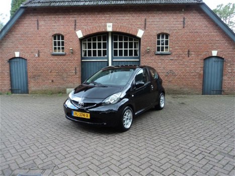 Toyota Aygo - 1.0-12V + - 1