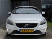 Volvo V40 - 2.0 D2 R-Design Business Styling Pack 18 inch Xenon Trekhaak Navi PDC Leder/Alcantara Pa - 1 - Thumbnail