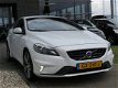 Volvo V40 - 2.0 D2 R-Design Business Styling Pack 18 inch Xenon Trekhaak Navi PDC Leder/Alcantara Pa - 1 - Thumbnail