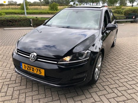 Volkswagen Golf - 2.0 TDI Highline *Pano*Navi*Alcantara*Trekhaak - 1