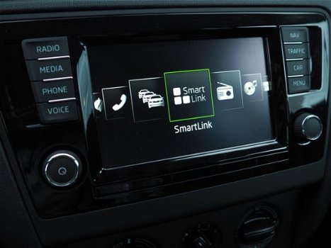 Skoda Rapid Spaceback - 1.2 TSI Edition Automaat / Groot navigatie / Stoelverwarming / Parkeersensor - 1