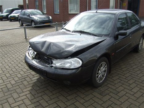 Ford Mondeo - 2.0 I HB AUT Ghia - 1