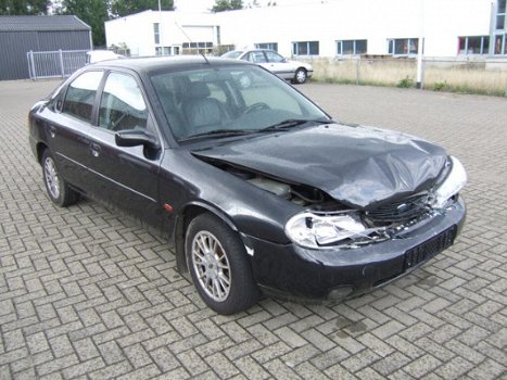 Ford Mondeo - 2.0 I HB AUT Ghia - 1