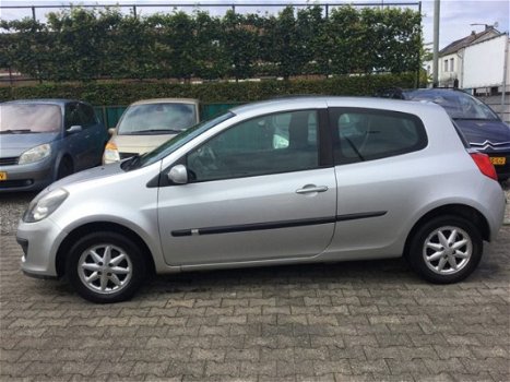 Renault Clio - 1.6-16V Dynam.Luxe - 1